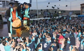 Üniversite?de Mezuniyet Coşkusu